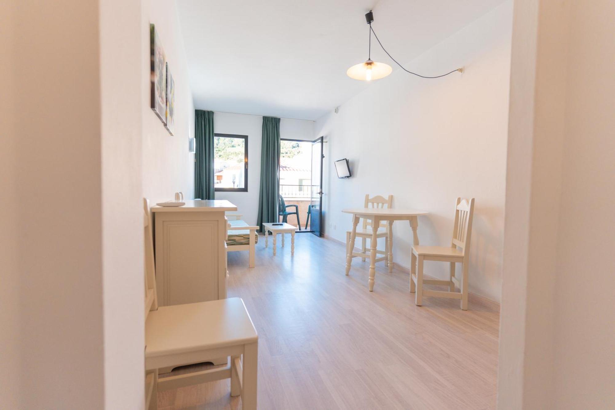 Apartamentos Loar Ferreries Exteriör bild