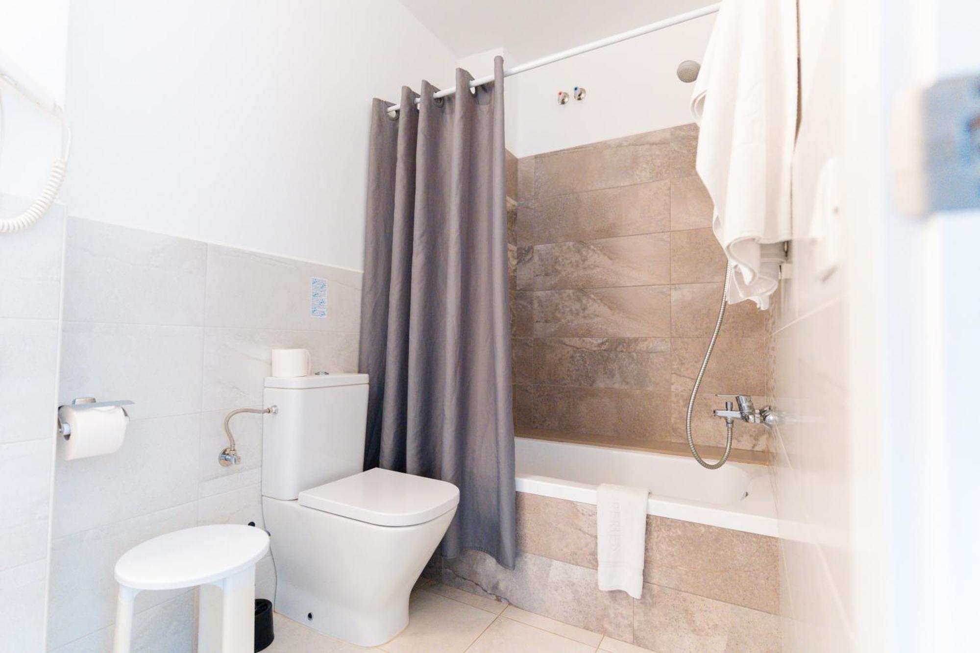 Apartamentos Loar Ferreries Exteriör bild