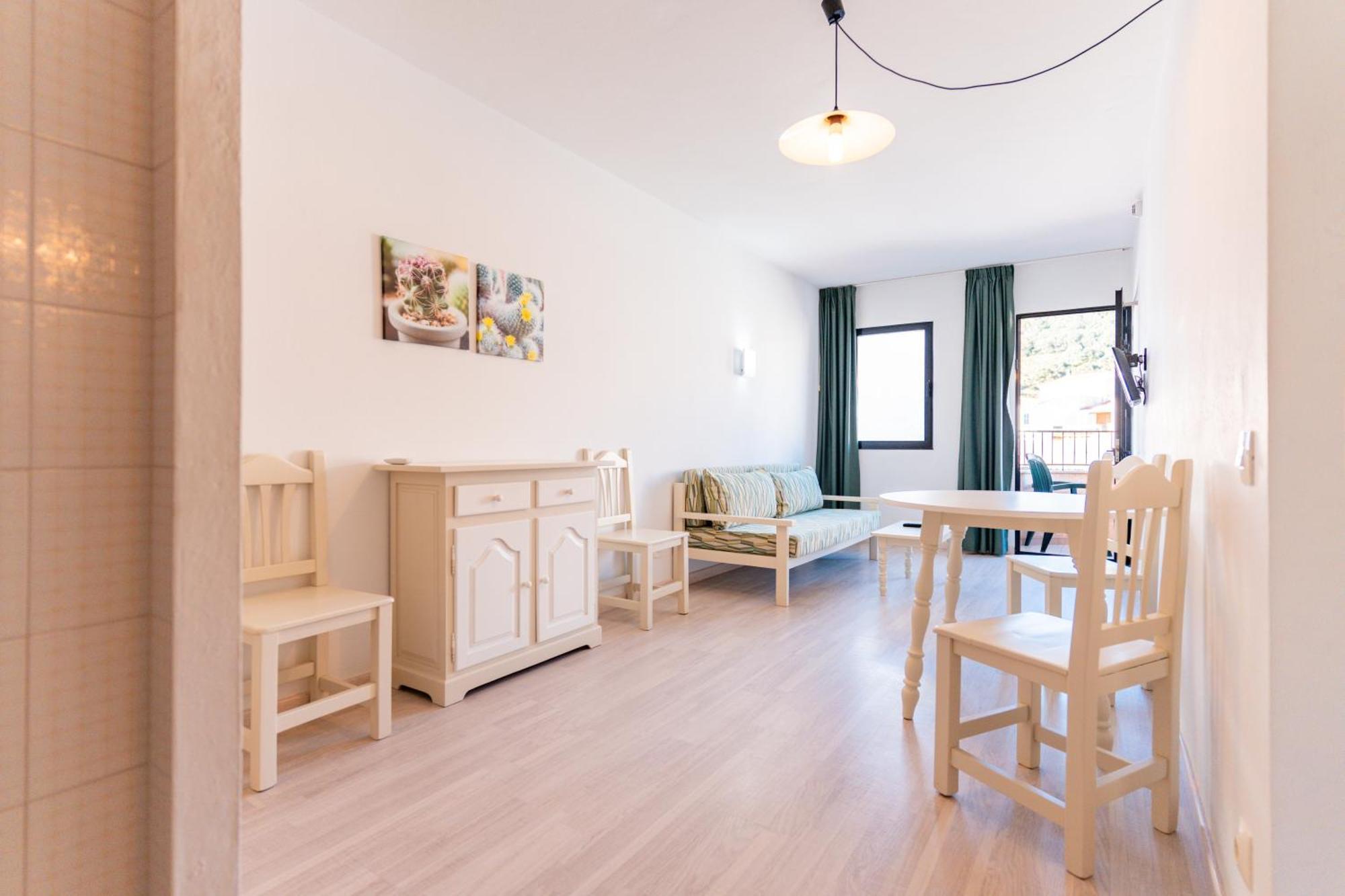 Apartamentos Loar Ferreries Exteriör bild