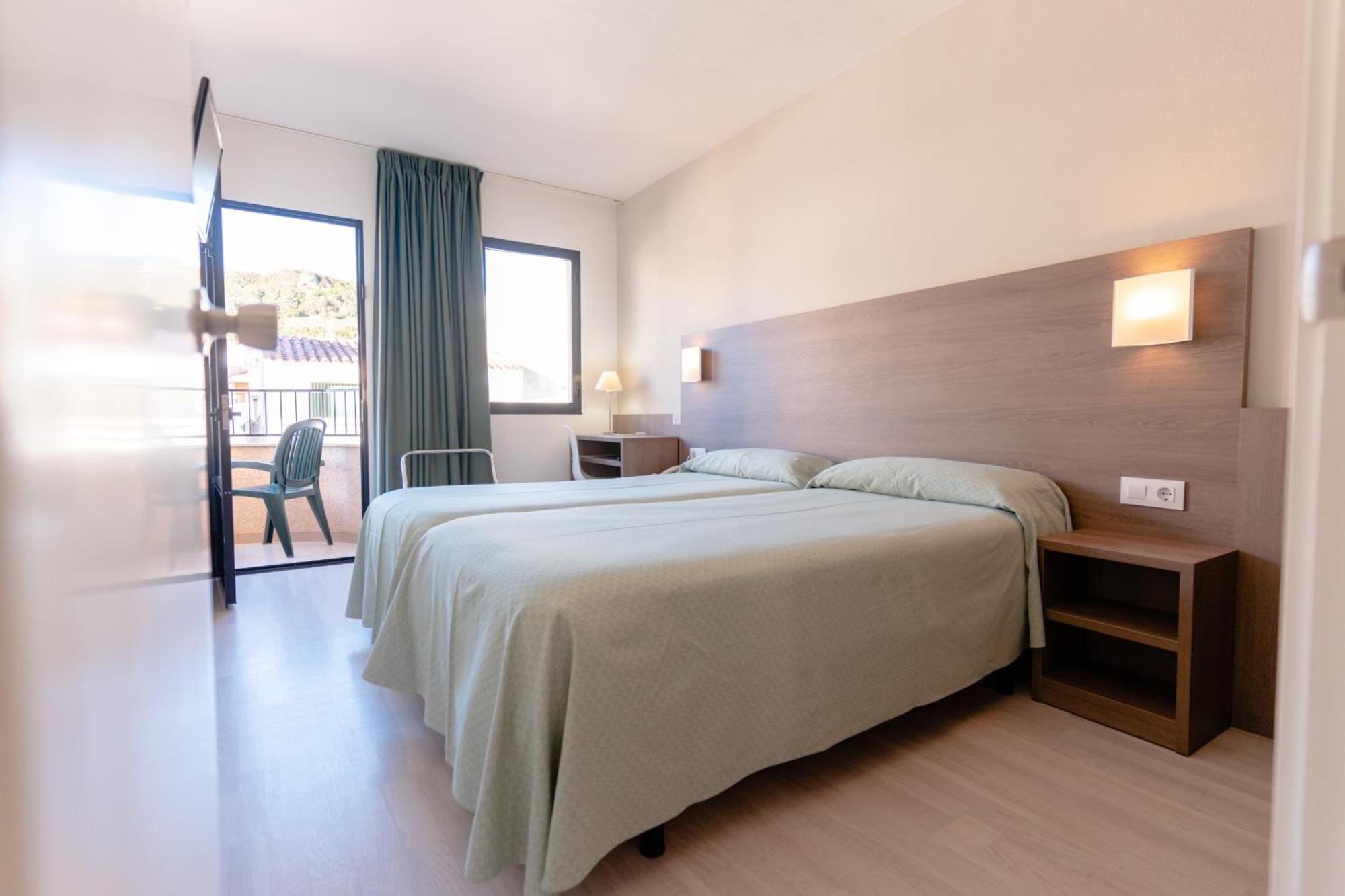 Apartamentos Loar Ferreries Exteriör bild