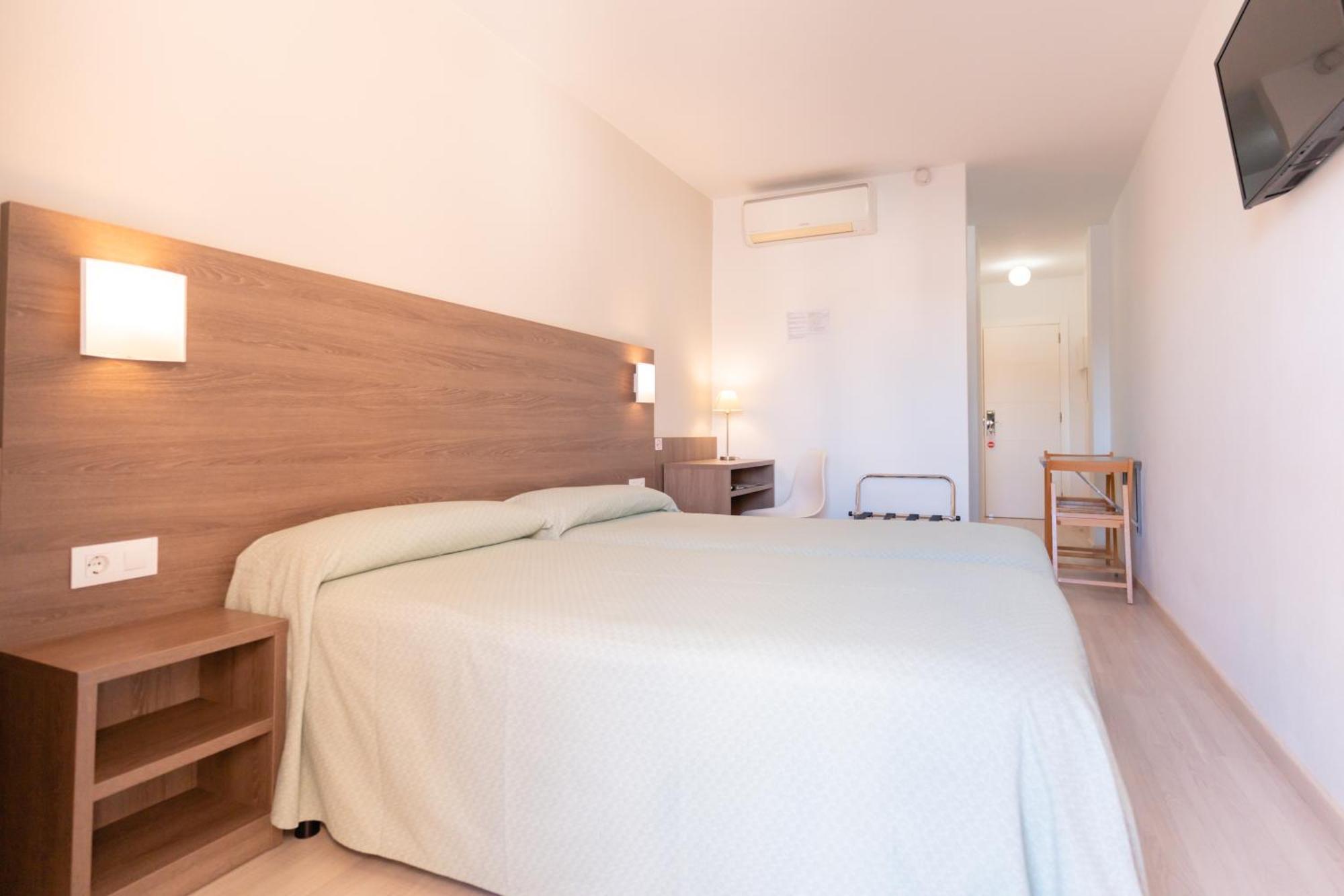 Apartamentos Loar Ferreries Exteriör bild