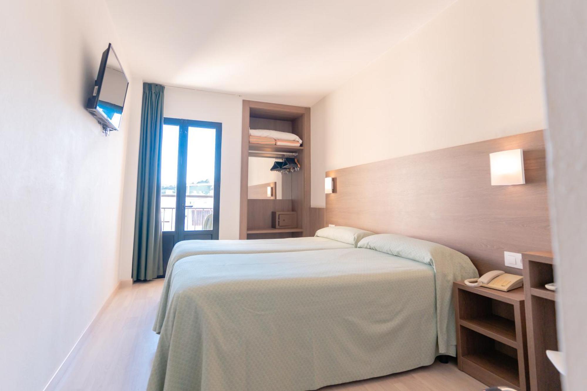 Apartamentos Loar Ferreries Exteriör bild